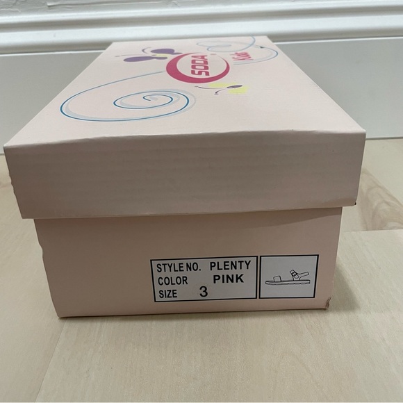 NIB Soda Girls Size 3 or 5 Kids Pink Plenty Ankle Wrap Buckle Sandals - Picture 2 of 10